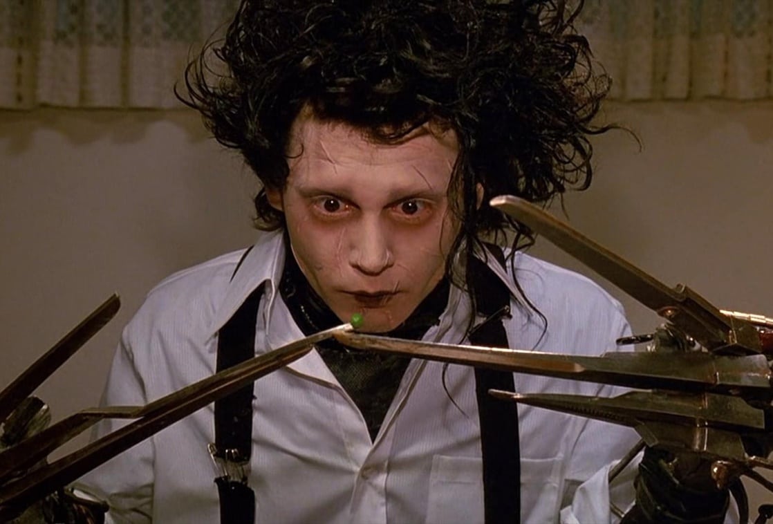 Edward Scissorhands eating